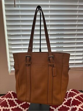 Vintage Coach Leatherware Hamptons Tote in Tan 8E92.